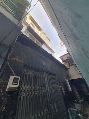 nhà phạm văn chí f4 q6