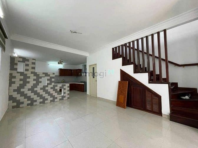Giá tốt nhà hẻm ÔTO NGUYỄN TRI PHƯƠNG, P.8 Q.10 3,240Tr 3,8x9,3m SHR