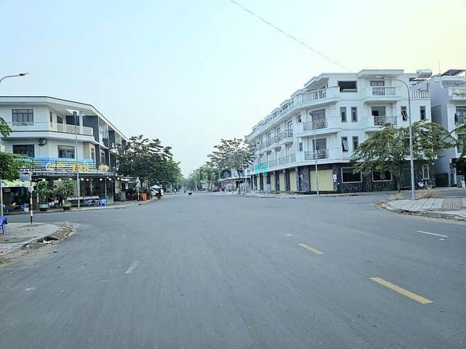 Bán đất đường F5 kdc Bửu Long phường Trấn Biên sổ hồng 80m2 giá 4.2 tỷ