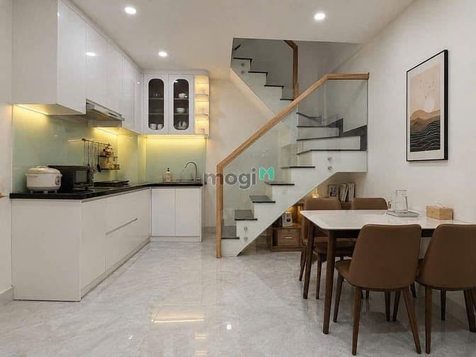 Ngã 4 Hàng Xanh – 3 TẦNG – Gần ĐH Hutech - Nhỉnh 2TỶ TL