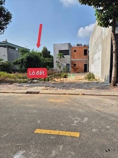 Cần bán lô đất 85m2 ngay cổng Vsip Bình Dương. Mặt tiền đường 746