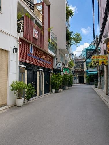 Lý Thường Kiệt - Hẻm ô tô tránh - 5 Tầng - Chỉ hơn 7 tỷ