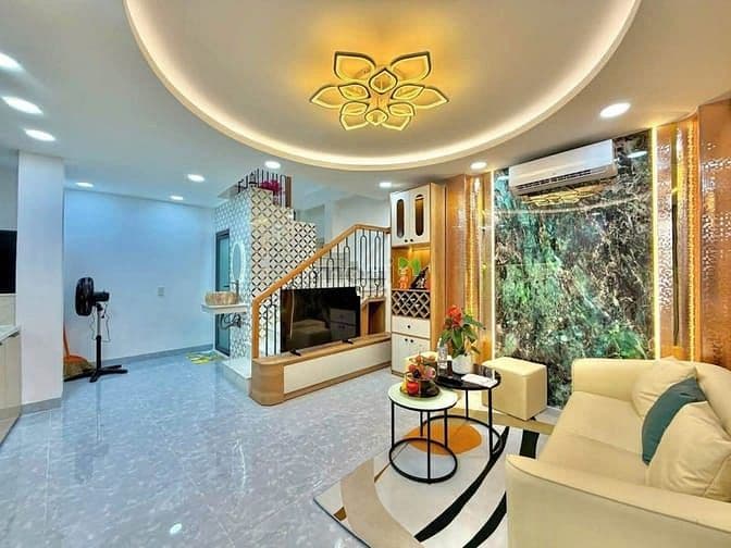 Trước nhà có hoa-Sát mặt tiền Bình Thạnh, Bình Thạnh-35m2-4 Tầng-3Ty