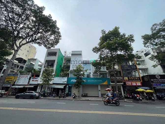 Bán nhà MT Lê Lai Phường Bến Thành Quận 1, dt:5.6x16m giá 60 tỷ