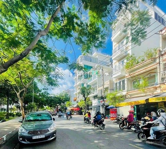 Bán tòa nhà MT Huỳnh Khương Ninh, P, Đakao Quận 1, dt: 8x26m giá 65 tỷ