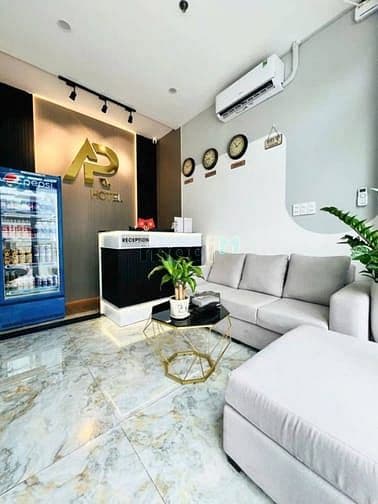 APEC Hotel Nguyễn Gia Trí,HĐT 170tr/tháng giá cực tốt