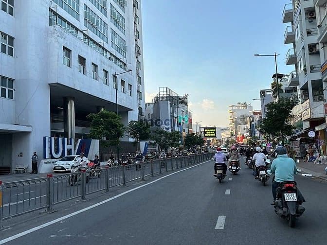 Bán MTKD ngang 4.4m 101m2 3lầu ngay chợ Gò Vấp Nguyễn Văn Nghi 13.5 tỷ