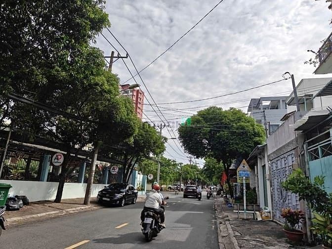 Bán nhà cấp 4 mặt tiền hồ xuân hương. Quang trung , hiệp phú ,Q9