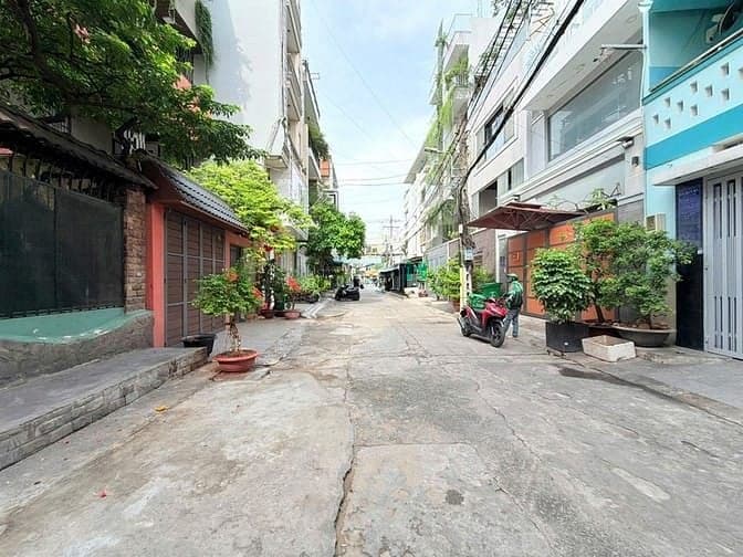 Bán Biệt thự cổ ngay trung tâm q.10 - 7,9m x 23m chỉ 46,5 tỷ