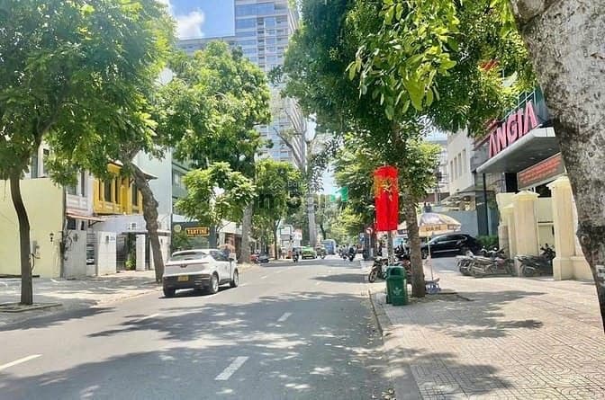 Bán nhà góc 2MT Nguyễn Đình Chiểu P, Đakao Quận 1, dt:8x27m giá 140 tỷ
