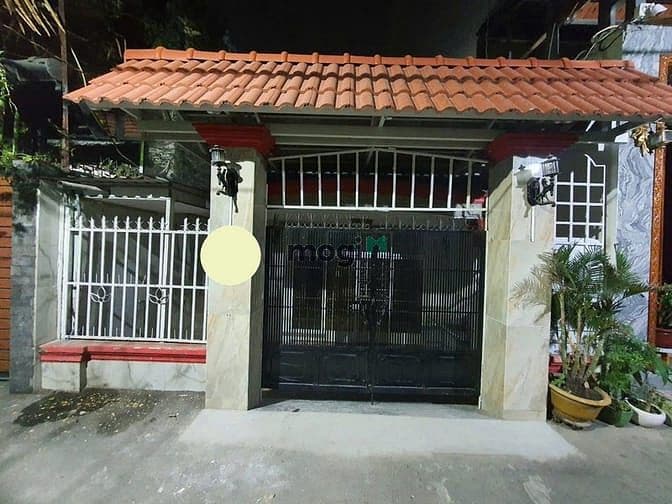 Hiếm. Bán nhà Dương Quảng Hàm dt 95m2. Chỉ 9,9 tỷ tl