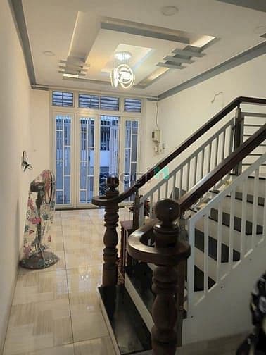 Hoàng Hoa Thám - 40m2 vuông - hẻm 3m thông - 2 tầng - chỉ 6 tỷ 85 TL