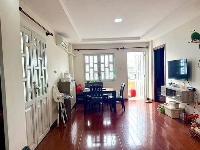 Căn hộ chung cư Bình thới, đường Lãnh Binh Thăng, P8 Q11 - 2 ty 350tr