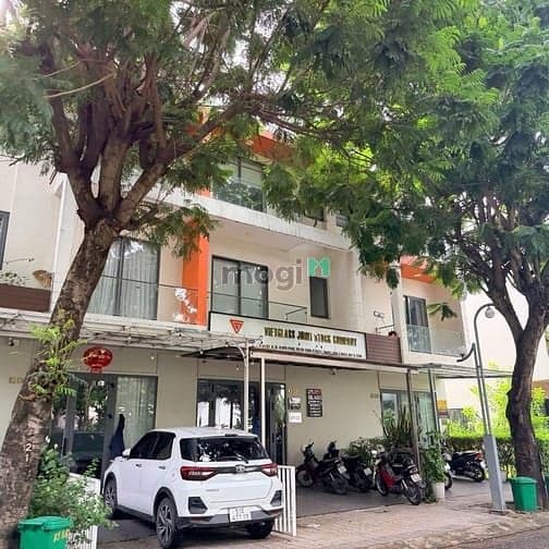 Bán Căn Nhà Phố Liền Kề Thuộc Dự Án RiverPark