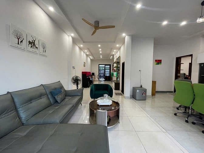Bán Biệt Thự 2 Tầng Đường 6D Phước Bình, DT Đất 351m2 Ngang 12m