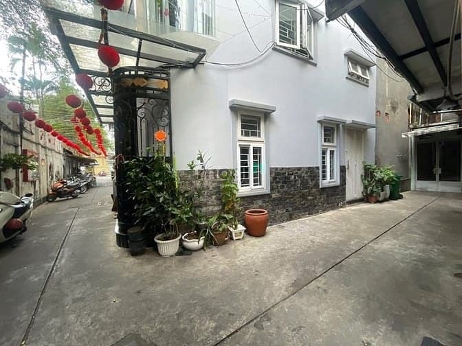 2 Hẻm Trước Sau - Cạnh MT Nguyễn Trãi Quận 1 - 42 3 Tầng 5 PN - 7 Tỷ 9