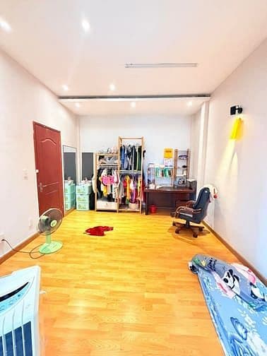 Bán Nhà 212B Nguyễn Trãi Quận 1 - 32M2 Ngang 8M 2 Tầng - 7 Tỷ