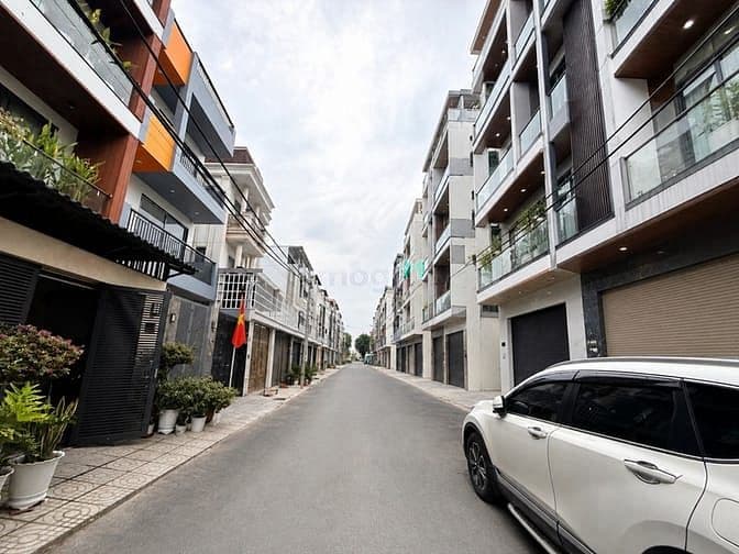 Hơn 9 tỷ - 4 tầng 100m2 9 phòng Nguyễn Văn quá- Đông Hưng Thuận Q12