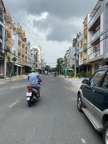 📌💯Đất tặng Nhà C4 MTKD đường 20m khu Tên Lửa 6x21m SÁT ĐS 7 TIỆN KD